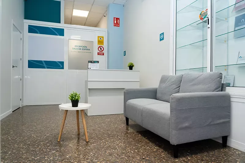 Recepción de la Clínica de Psicología y Adicciones de Recovery CT en Madrid