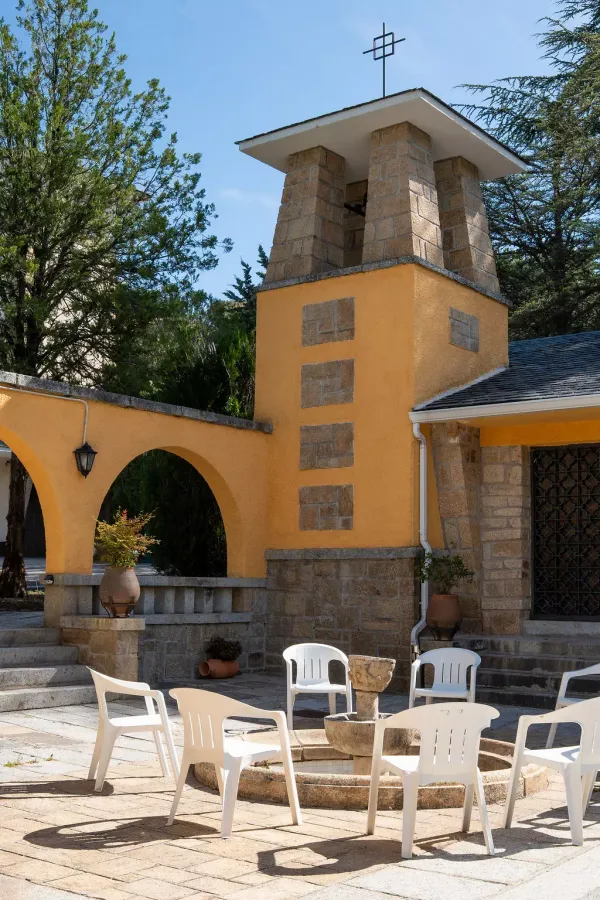 Fachada de la comunidad terapéutica de Recovery CT en Los Molinos
